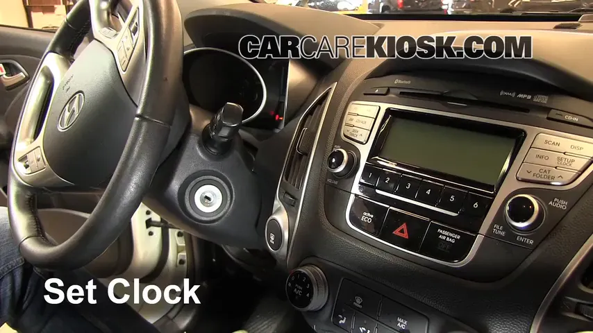 2012 Hyundai Tucson Limited 2.4L 4 Cyl. Clock